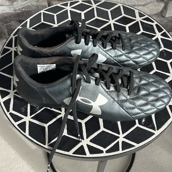 Under Armour Black Soccer Cleats with metal inserts in “like new” condition. - Picture 1 of 3